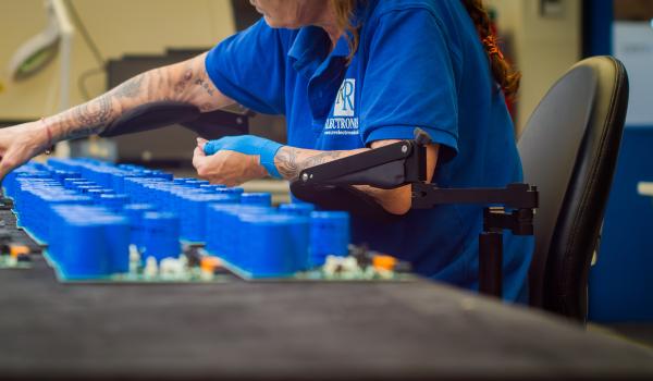 photo du LEVA pour un poste d'assemblage